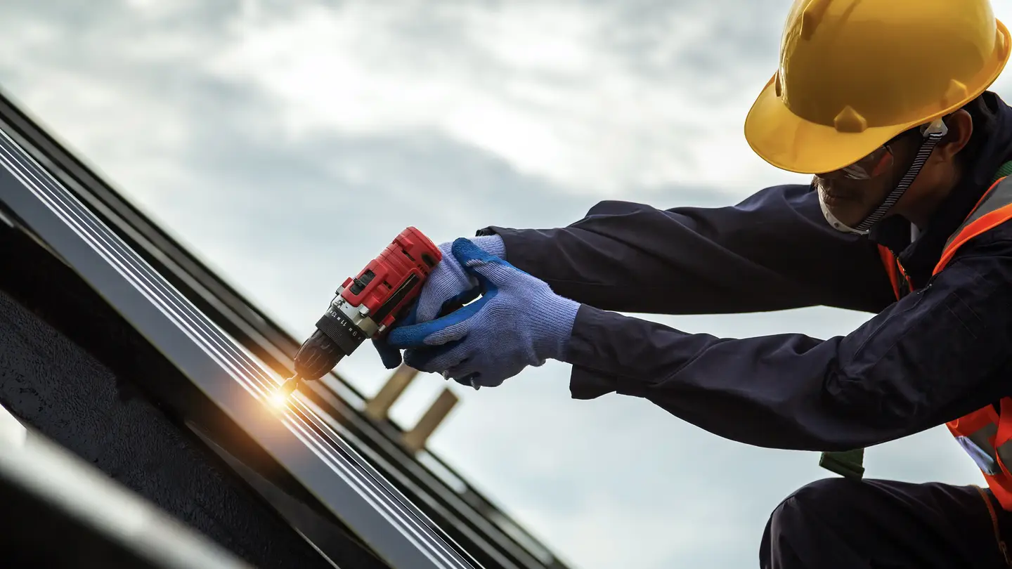 Choosing the Right Commercial Roofing Services for Your Houston Business